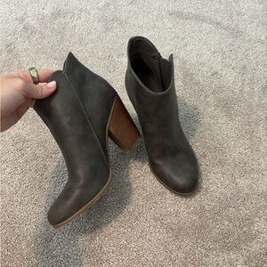 Women's Gray Ankle Boots